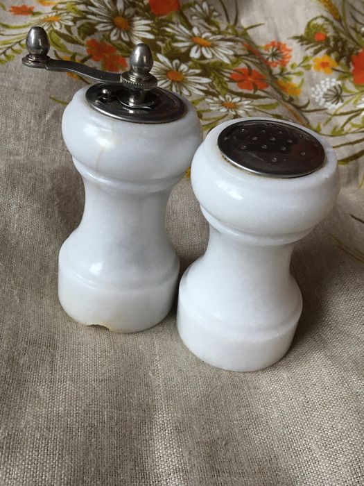 Solniczka, pieprzniczka, marmurowe