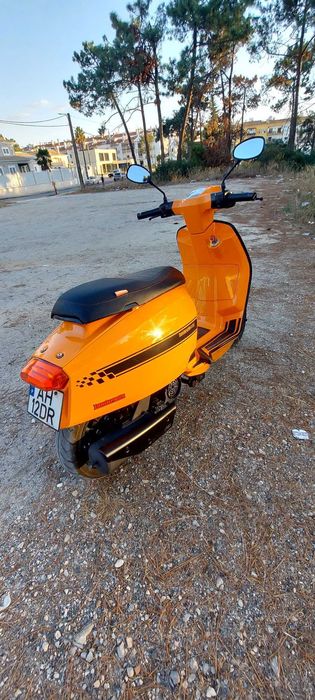 LAMBRETTA 125 v especial , cor exclusiva, única!