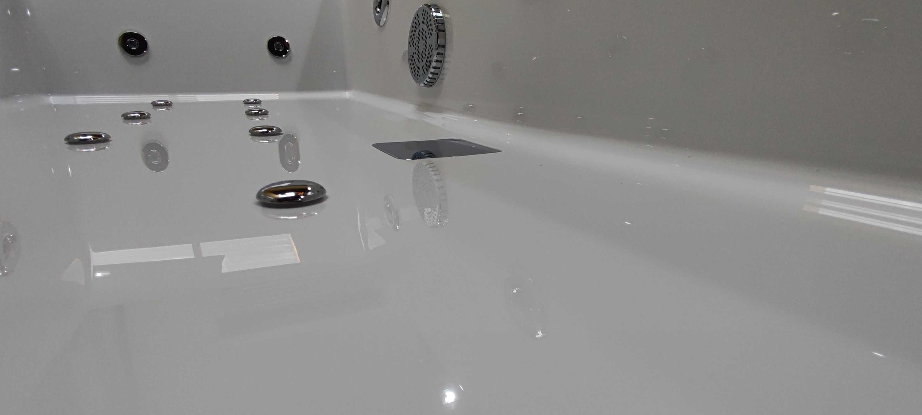 Wanna Villeroy&Boch Squaro 180x80 z hydromasażem