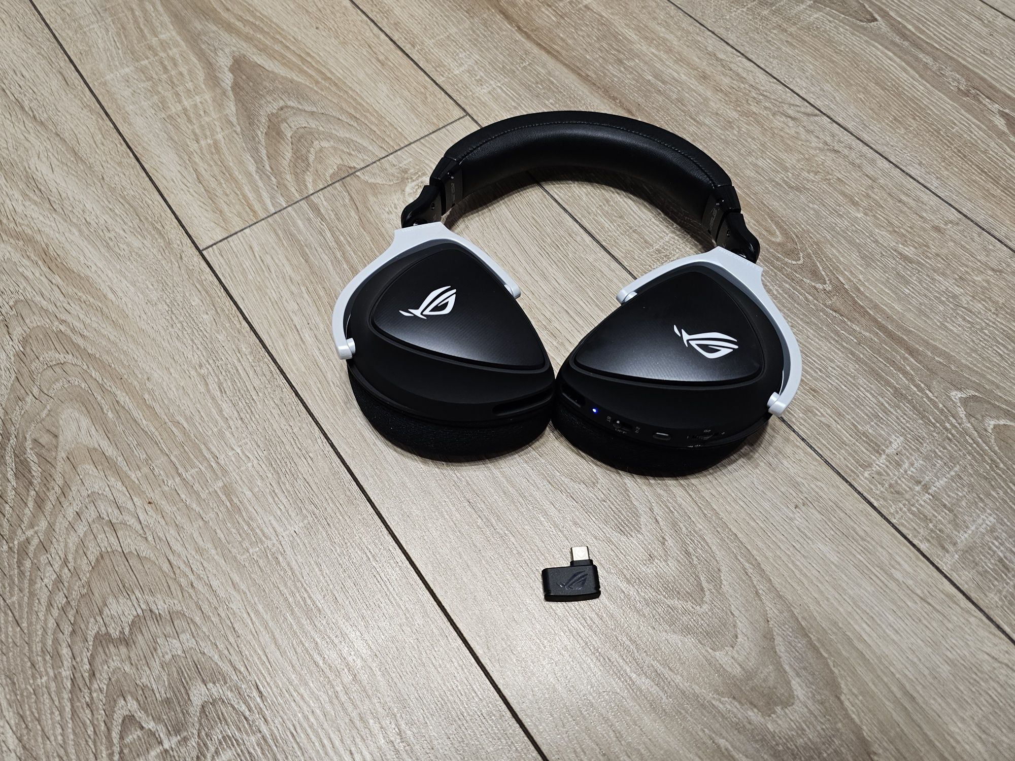 Донгл в комплекті Навушники з мікрофоном ASUS ROG Delta S Wireless