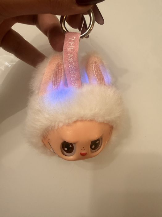 Brelok jak labubu lafufu piosenka świeci