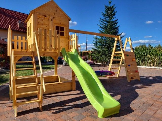 Domek dla dzieci  Plac zabaw Domek ogrodowy  huśtawka Domek drewniany