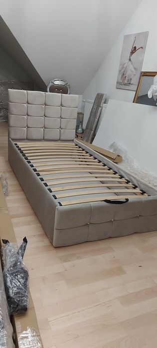 Łóżko z pojemnikiem + materac 90x190