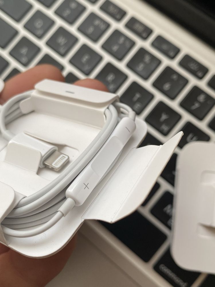 Оригінальні навушники Apple EarPods lightning