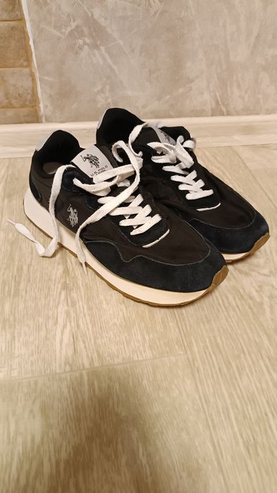 Кросівки 44 розміру