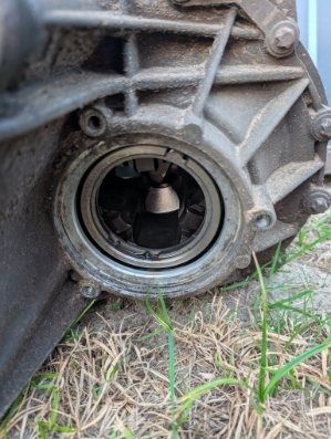 Skrzynia biegów + 2 półosie od Opla Movano