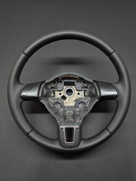 Kierownica Volkswagen Golf 6 świeżo obszyta