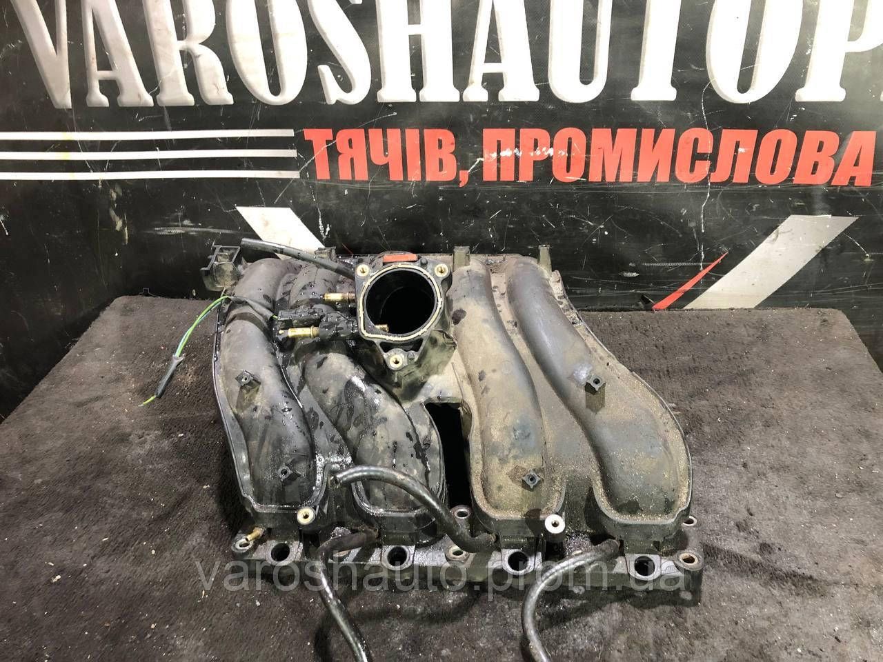 Колектор впускний 2.0 (бензин) Peugeot 307 9636741080 11256