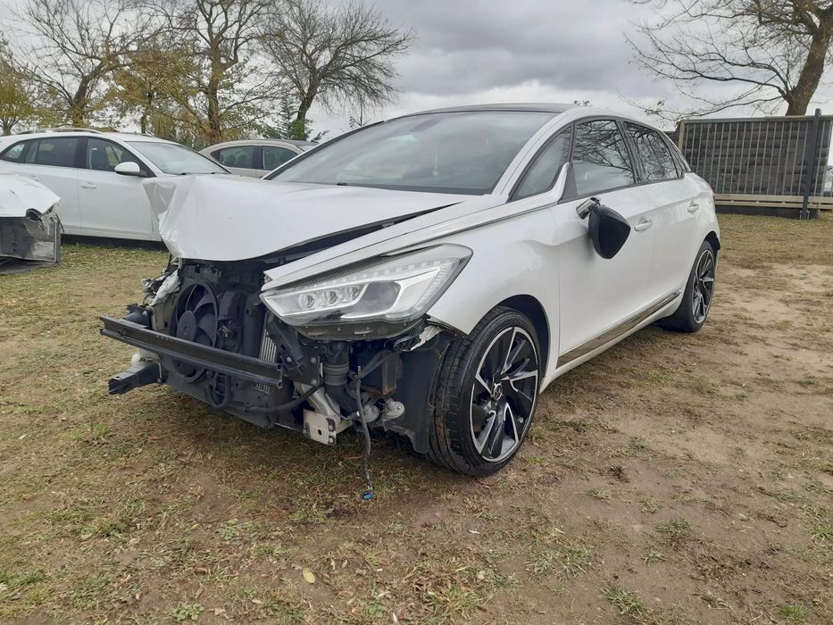 DS Automobiles DS 5 Najbogatsza wersja. Biała perła.