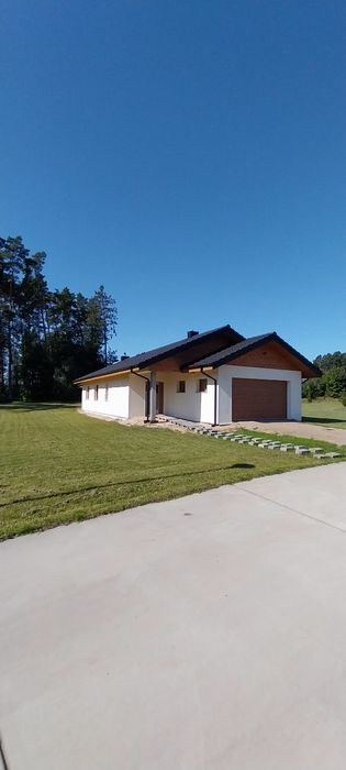 Nowy wyjątkowo funkcjonalny dom parterowy.