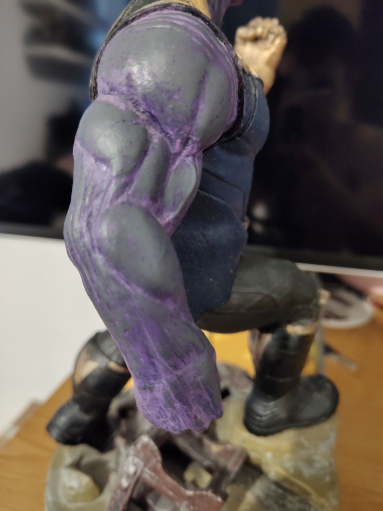 Figurka thanos 28cm pod custom diamond select Marvel Gallery