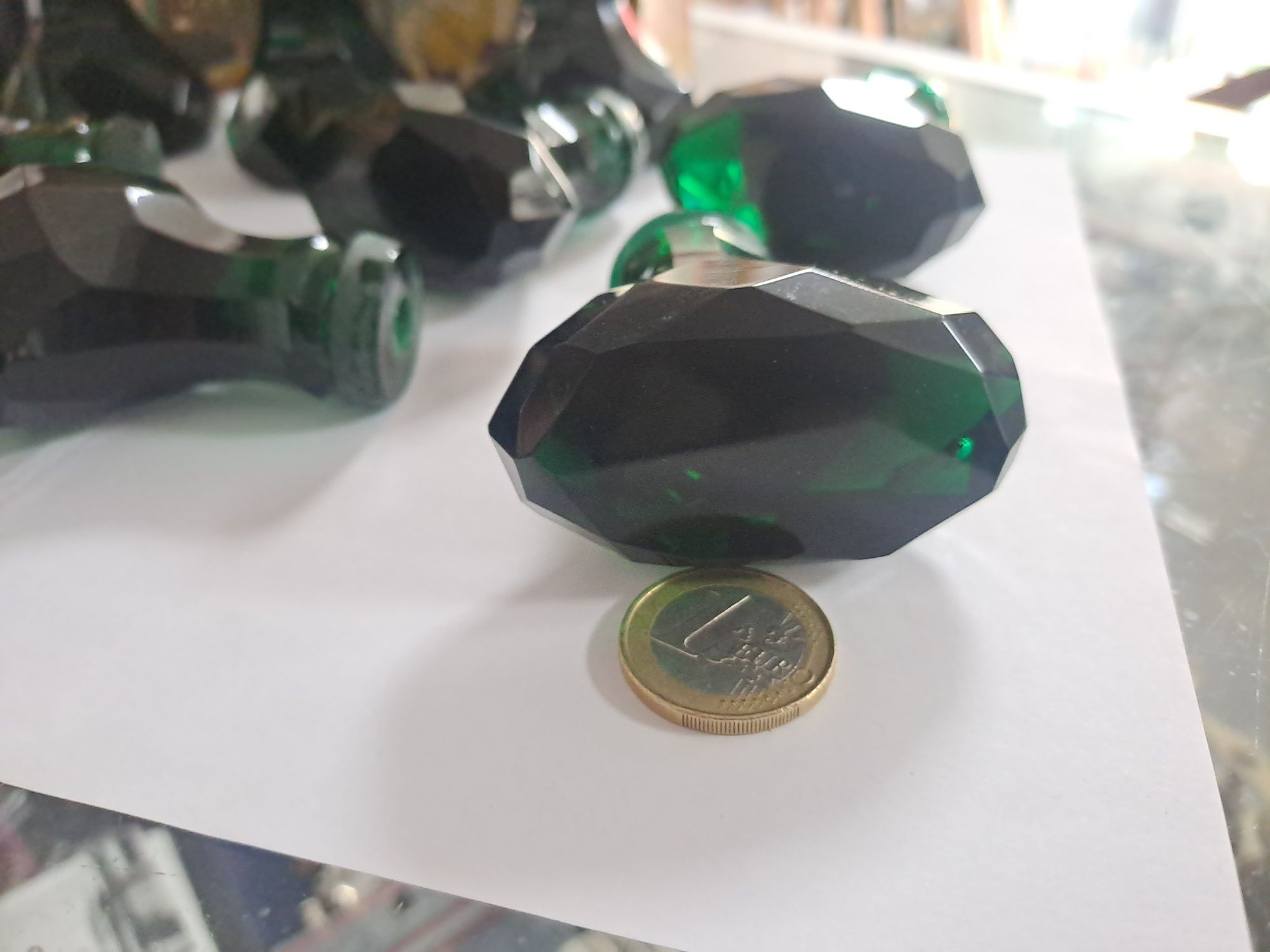 Puxadores porta em vidro verde