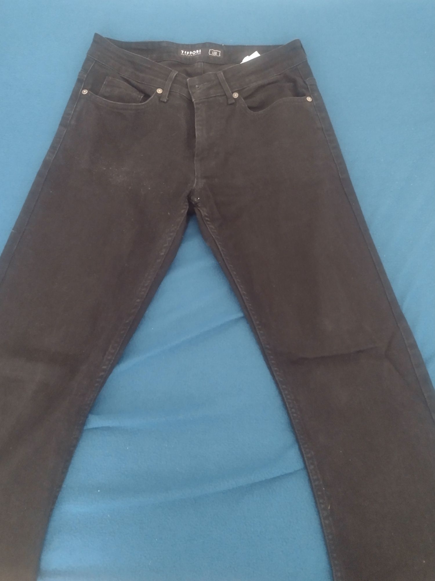 Calças, camisas e casaco de homem, saco cheio