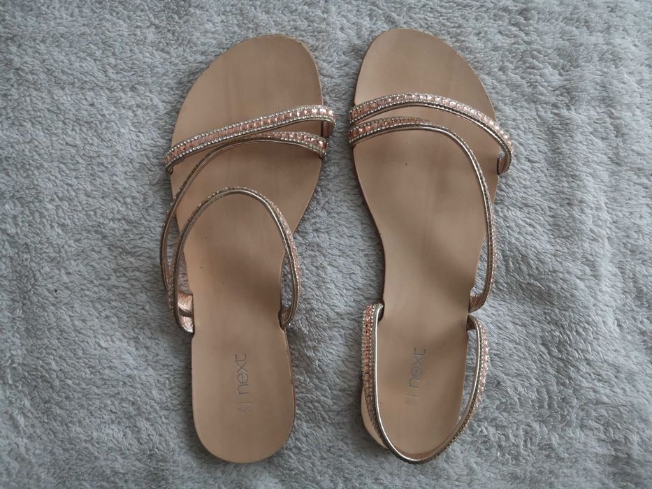 Beżowe złote błyszczące eleganckie buty klapki sandały Next 38