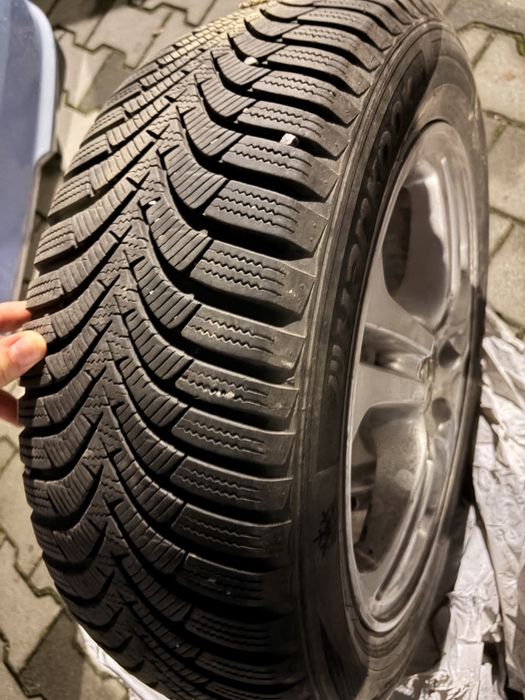 Felgi aluminiowe z oponami zimowymi