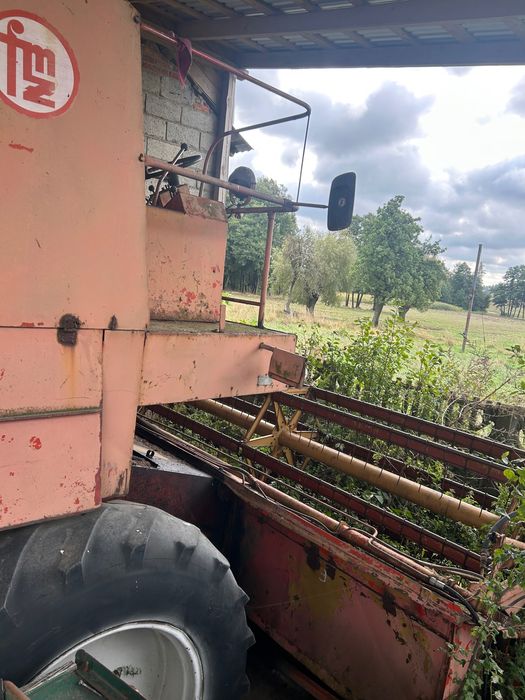 Kombajn zbożowy Bizon Z056