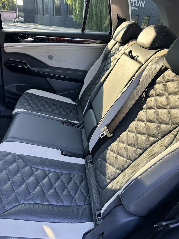 Volkswagen ID6 CROZZ PRO