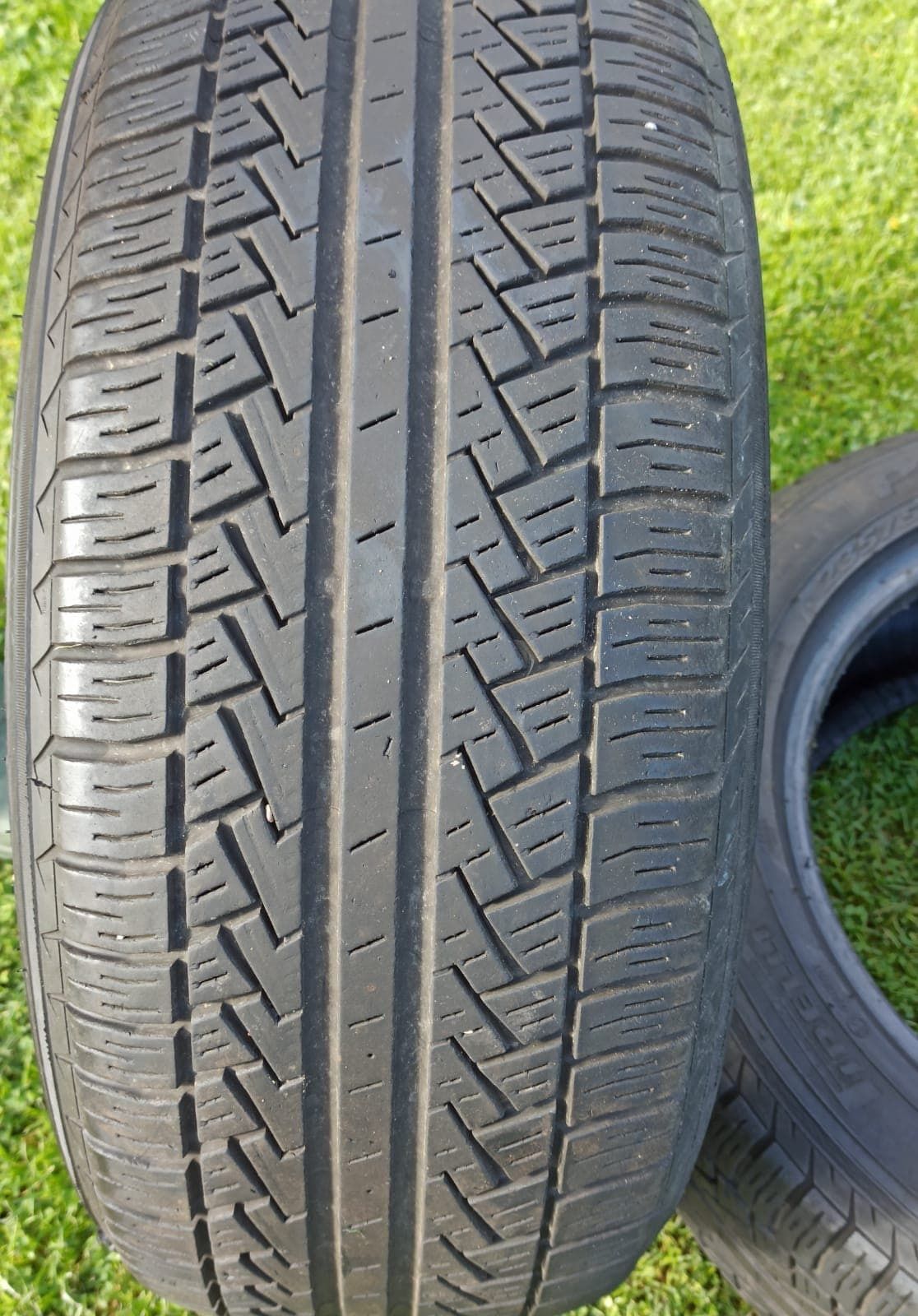 Opony wielosezonowe R17 . 2x pirelli 2 x firestone