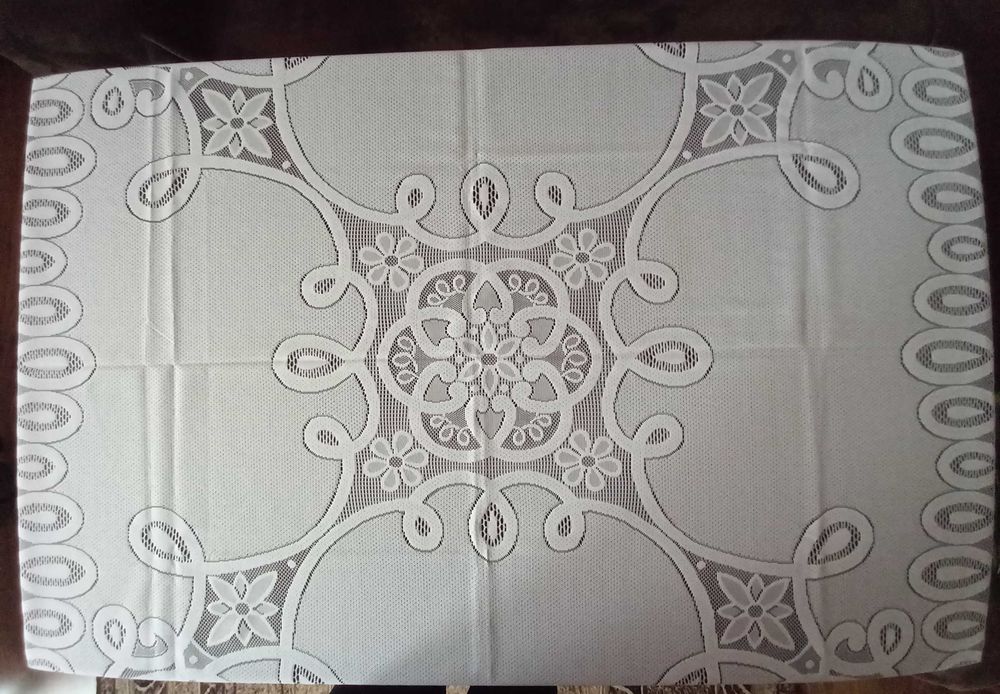 Obrus żakardowy 160cm × 160cm