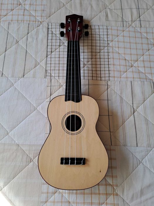 Viola / Guitarra de brincar