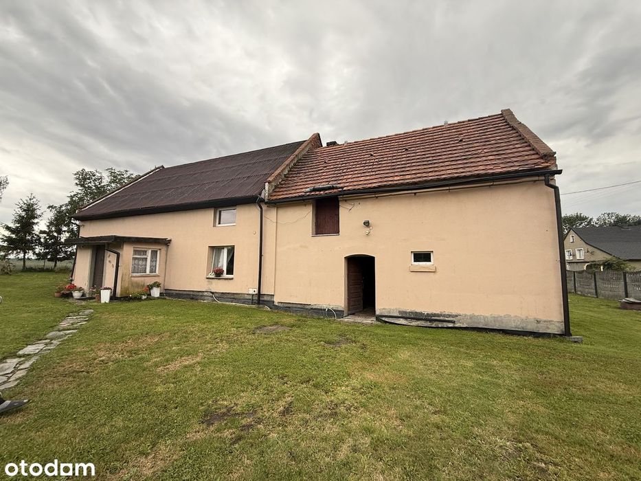 Syndyk sprzeda działkę, dom i budynki gospodarcze we wsi Niedźwiedź