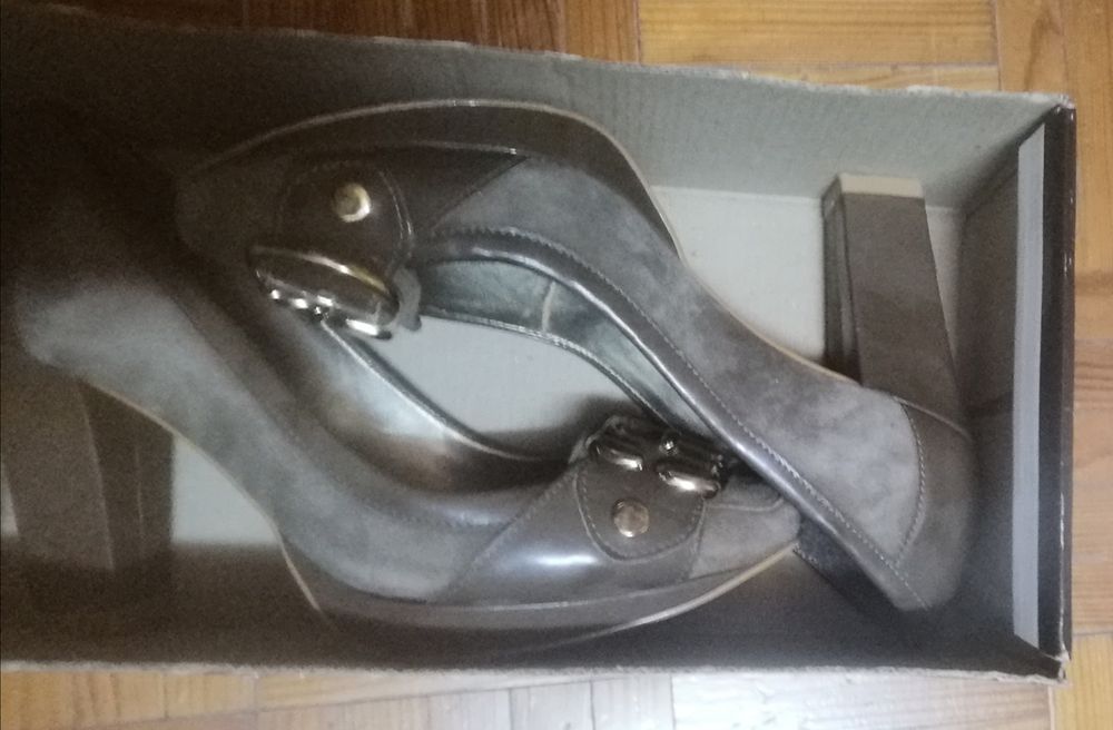 Sapatos compensados caqui Lanidor 36