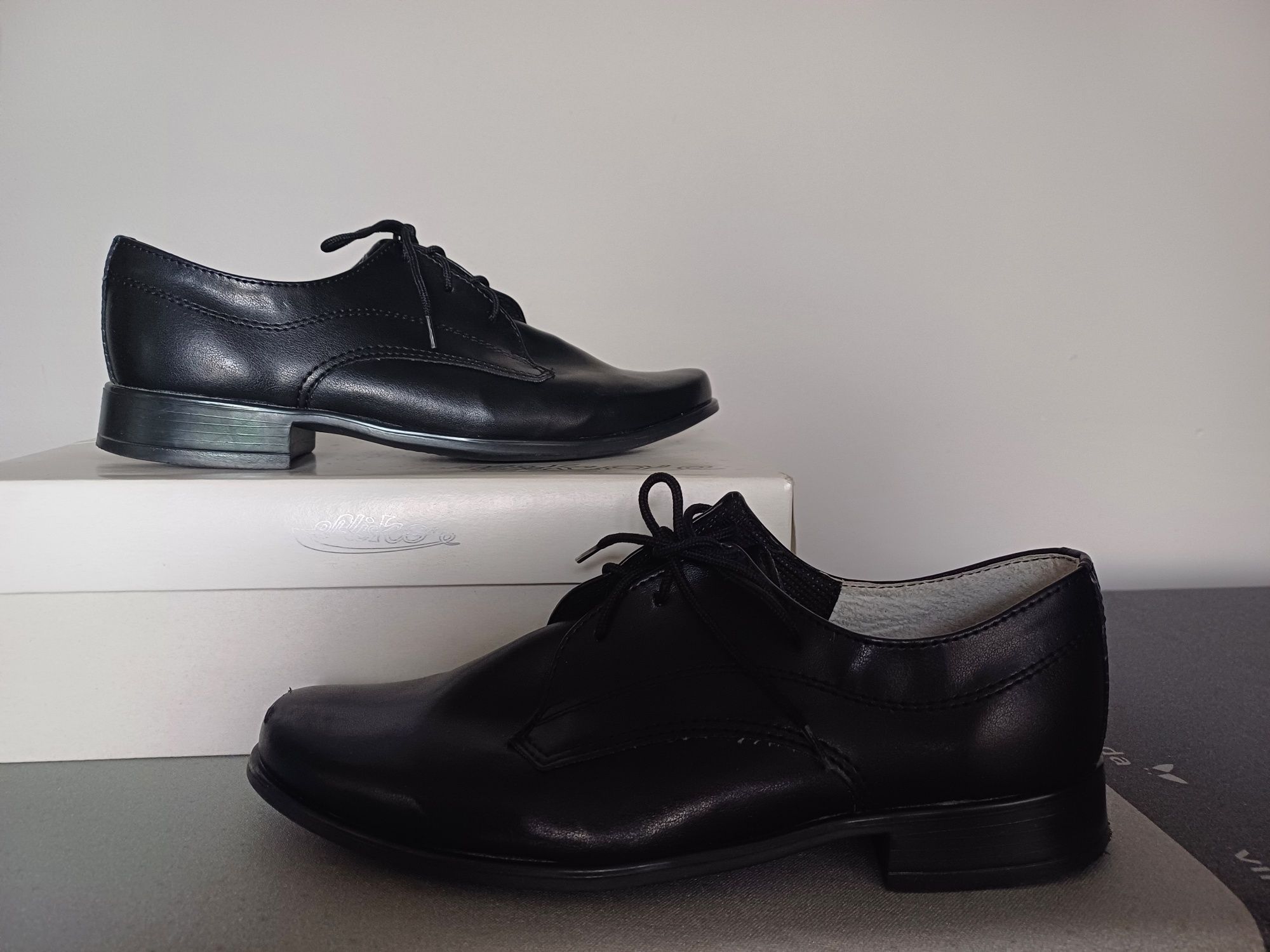Buty skórzane na komunię 33