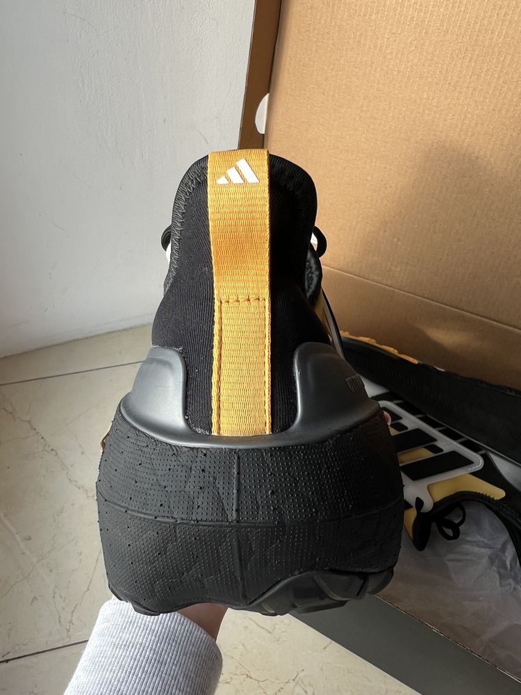 Оригінальні Кросівки Adidas ULTRABOOST GORE-TEX IE1781