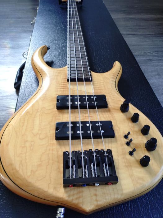 Gitara basowa Sire M 7