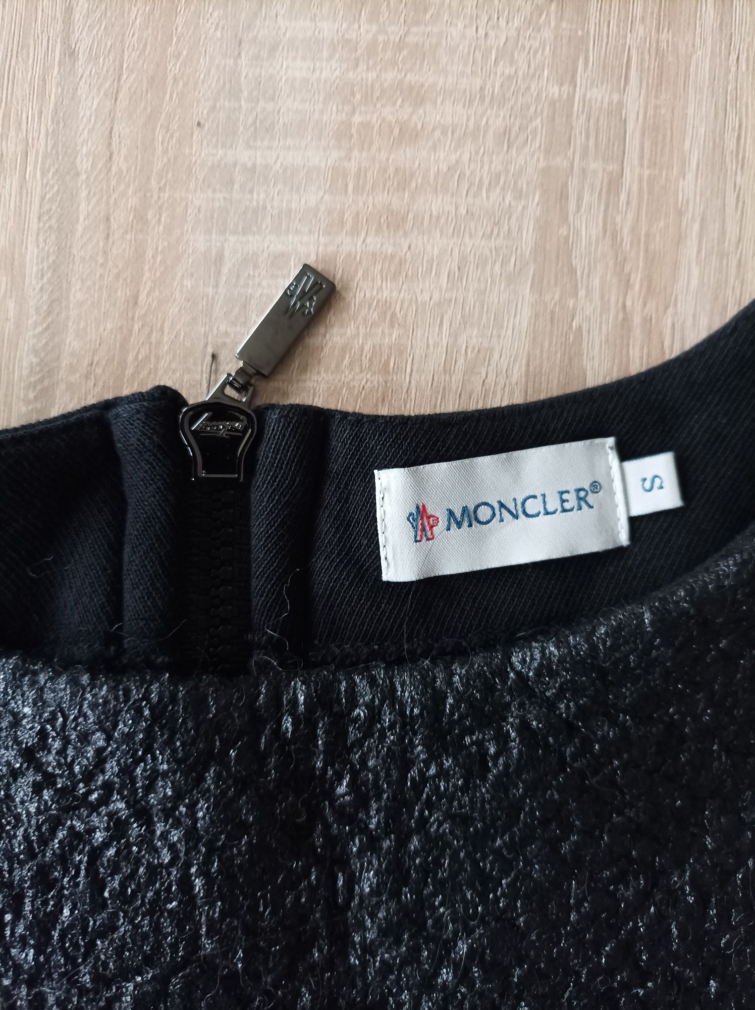 Oryginalny Moncler bluzka damska z kodem qr