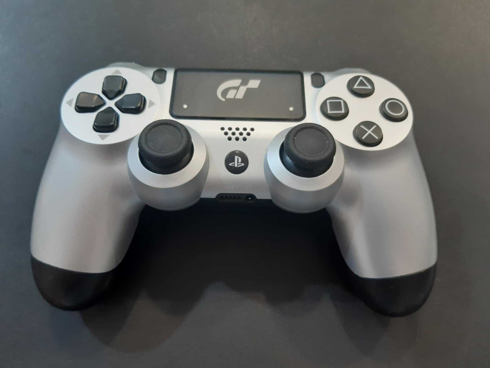 Konsola Playstation4 PRO 1TB + oryginalny pad Gran Turismo