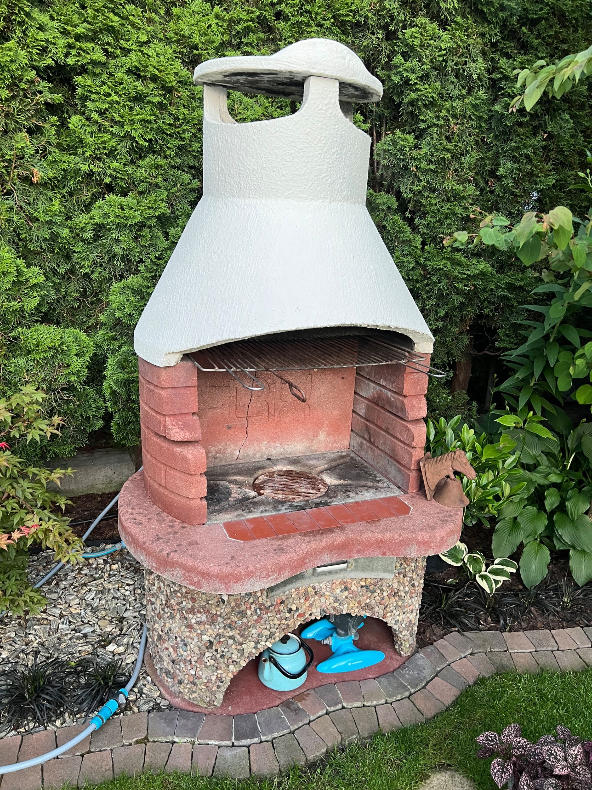 Grill ogrodowy kamienny
