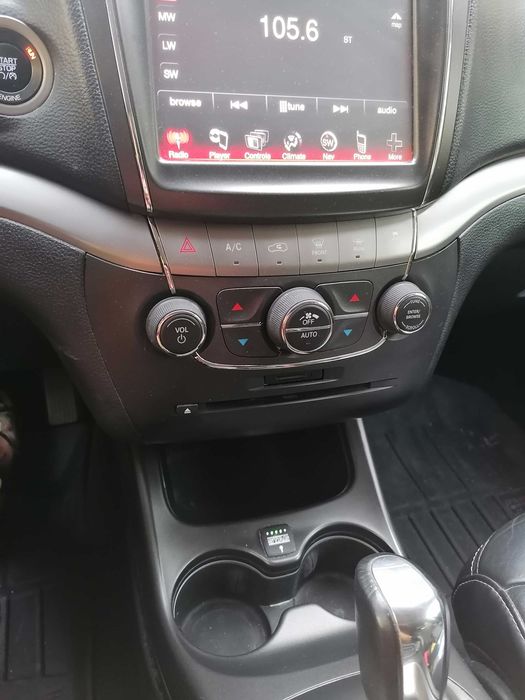 Продам или обменяю ласточку Додж джорни 3,6