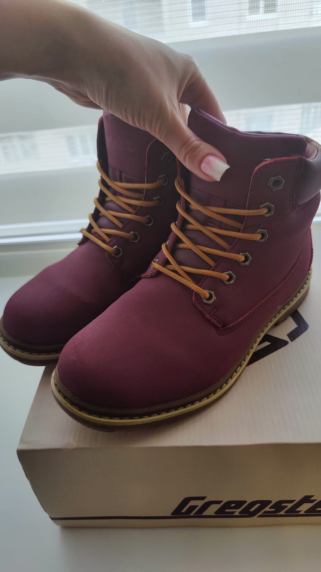 Продам зимові ботінки фірми Timberland