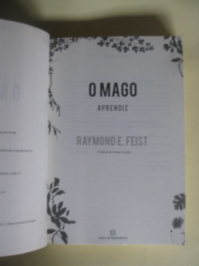 Mago - Aprendiz - Livro Um de Raymond E. Feist