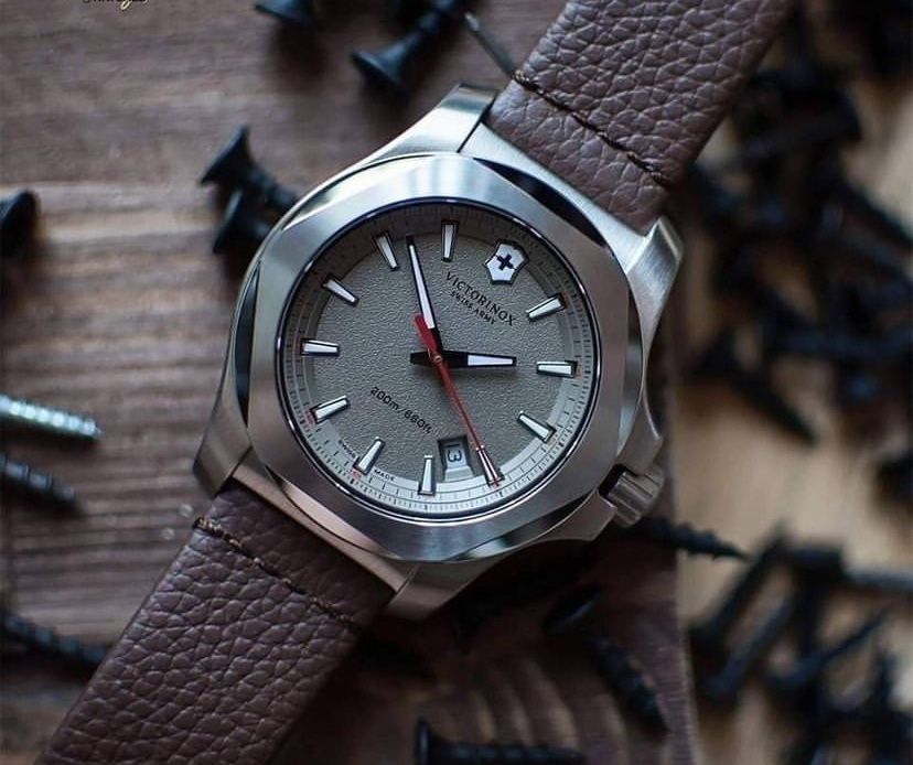 Часы Victorinox швейцария