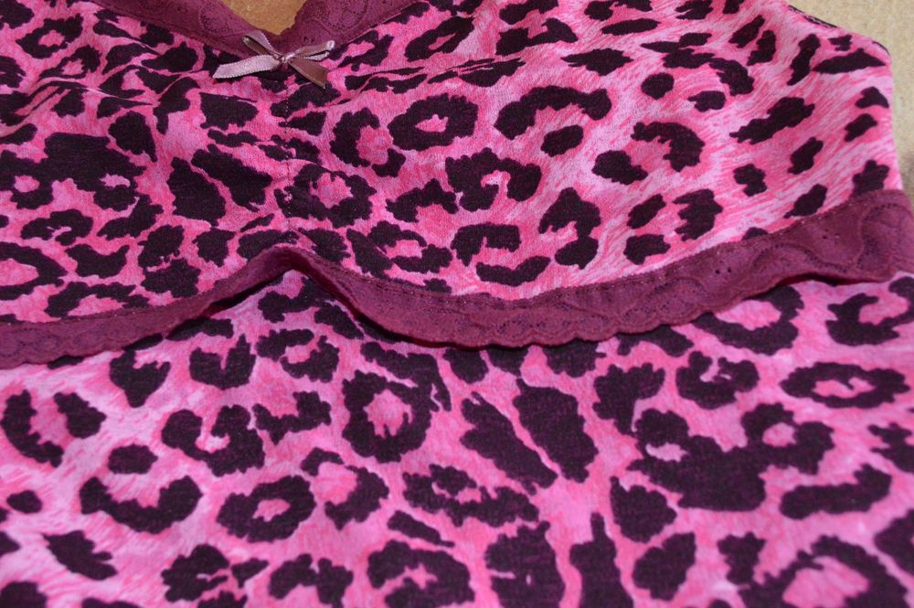 Летнее розовое платье с леопардовым принтом б/у