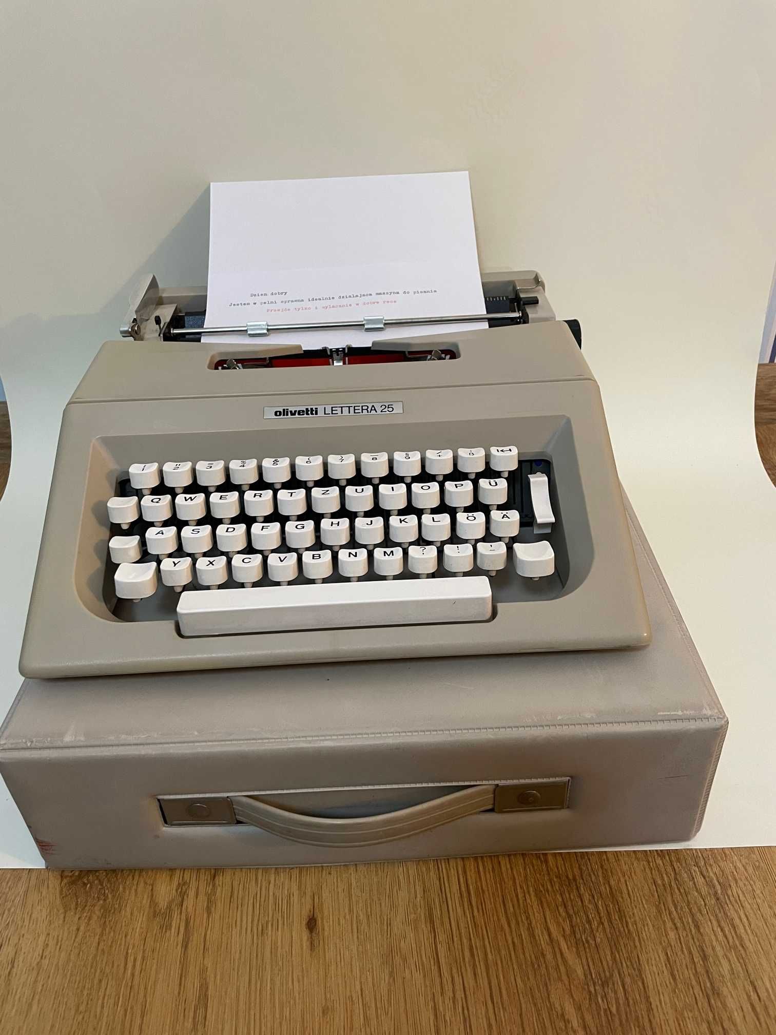 Maszyna do pisania Olivetti Lettera 25