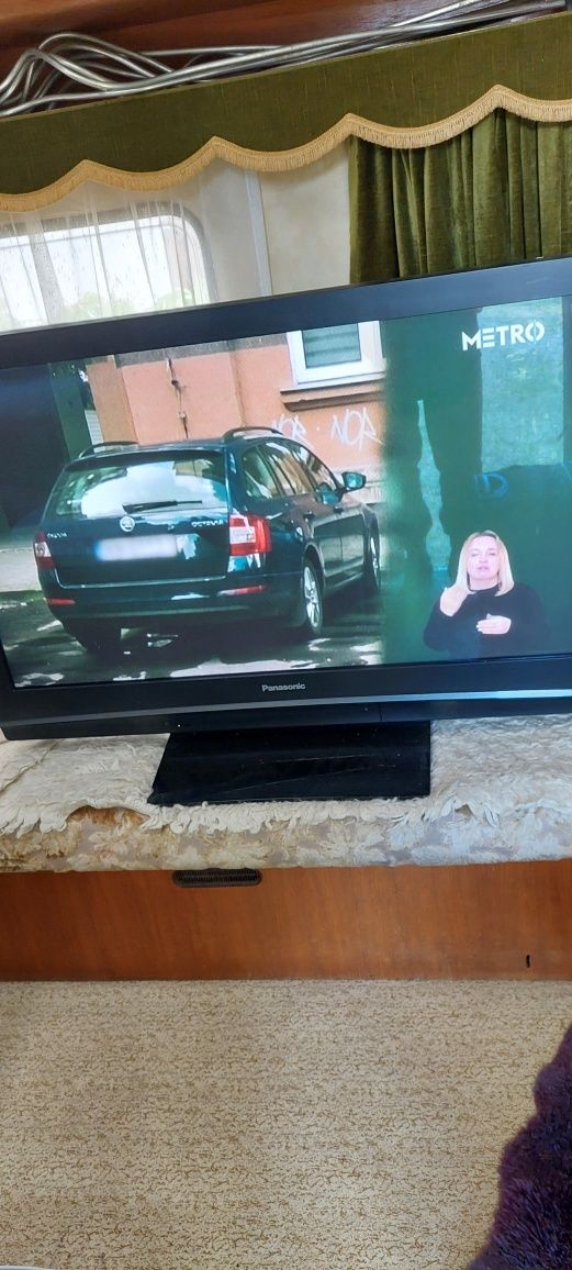 sprzedam telewizor PANASONIC  TH-42PV8PA O PRZEKATNEJ 120CM