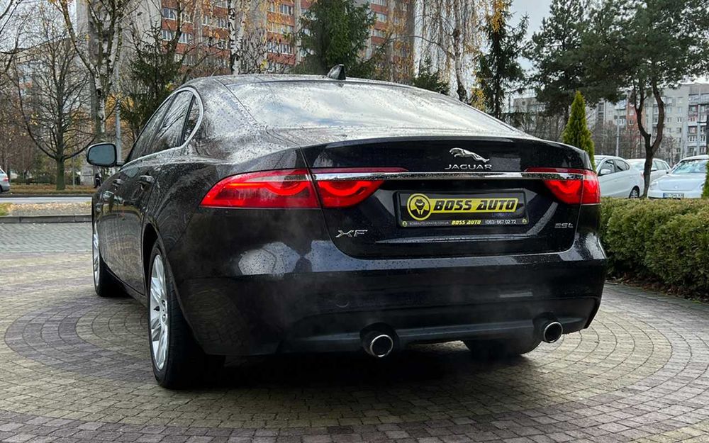 Jaguar XF 2015 рік