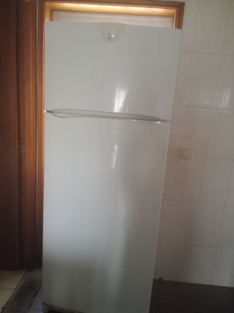 Frigorífico indesit