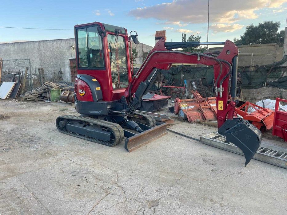 Yanmar VIO25-4, 4200h (2.8T), engate rapido, 2 baldes (45+1,20m)