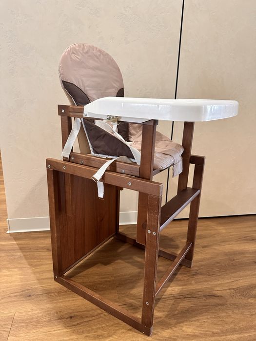 Дитячий стільчик для годування столик для навчання парта, два в одному