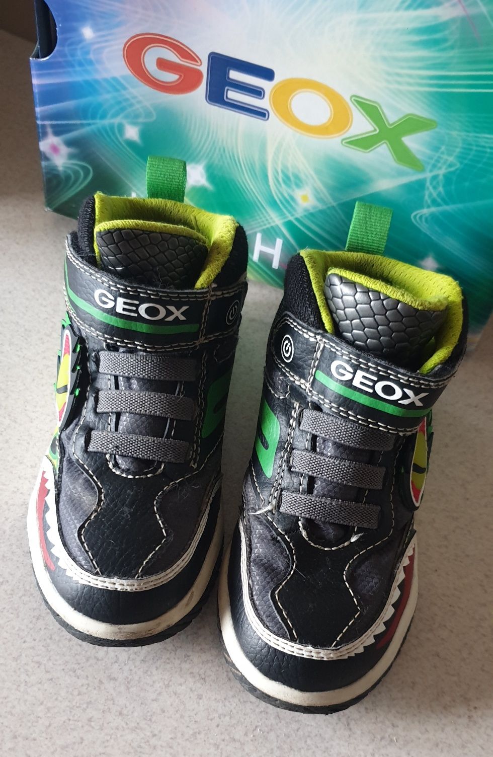 Geox lights buty dziecięce rozmiar 27 smok dinozaur świecące