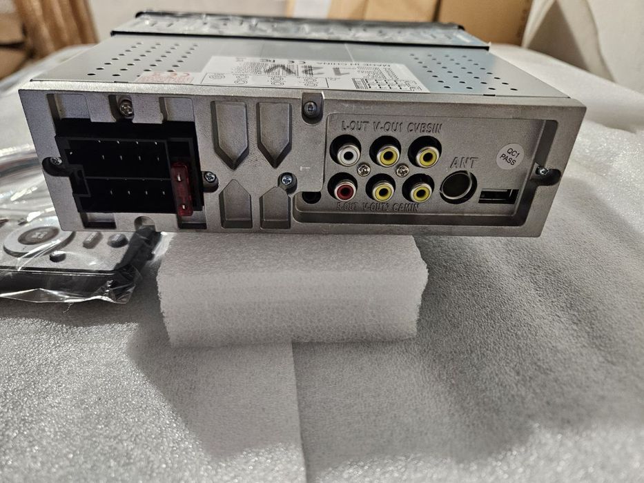 Автомагнітола висувний екран 7" Carplay/AndroidAuto Bluetooth FM USB