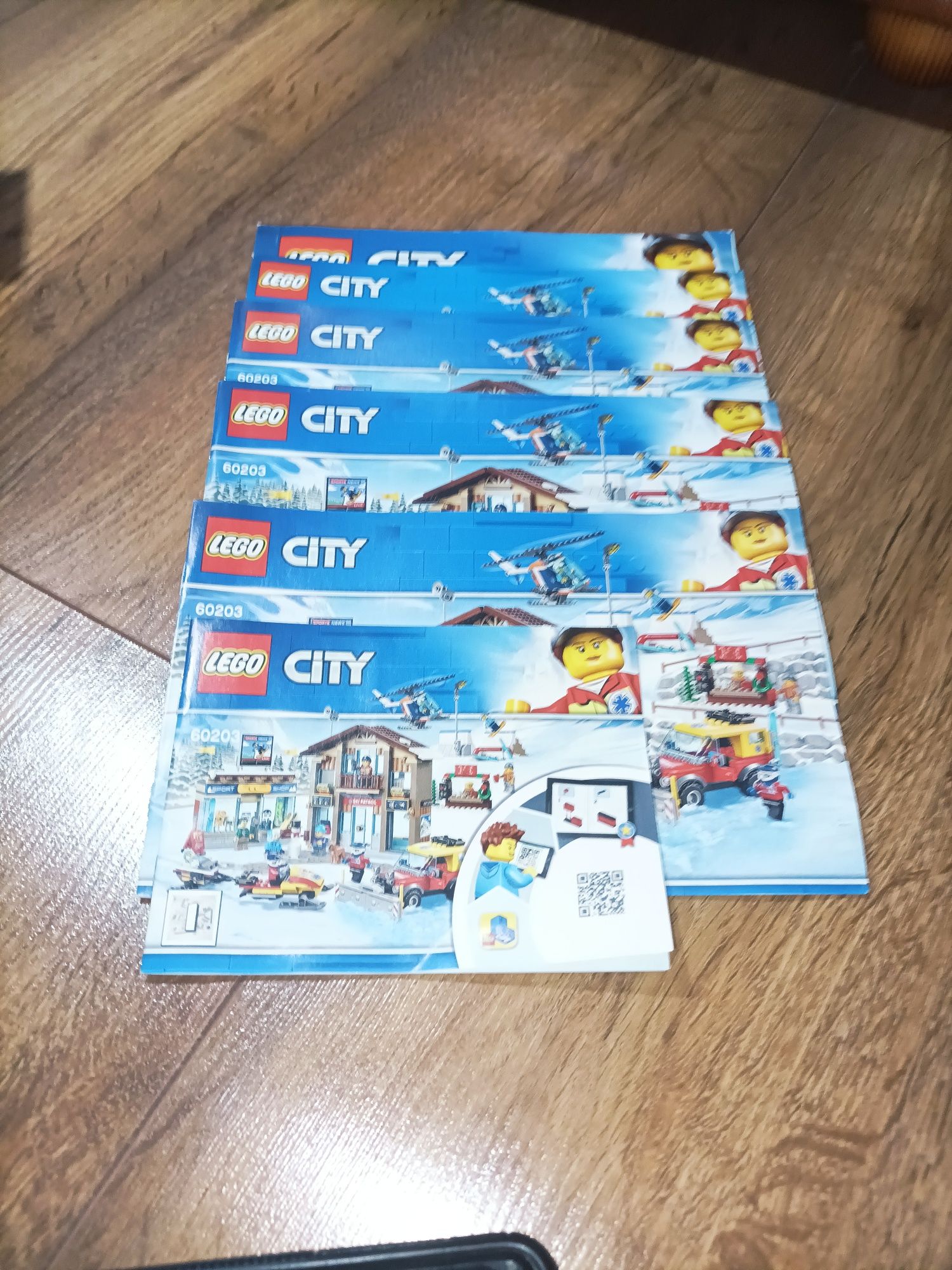 LEGO City zestaw Kurort Narciarski 60203