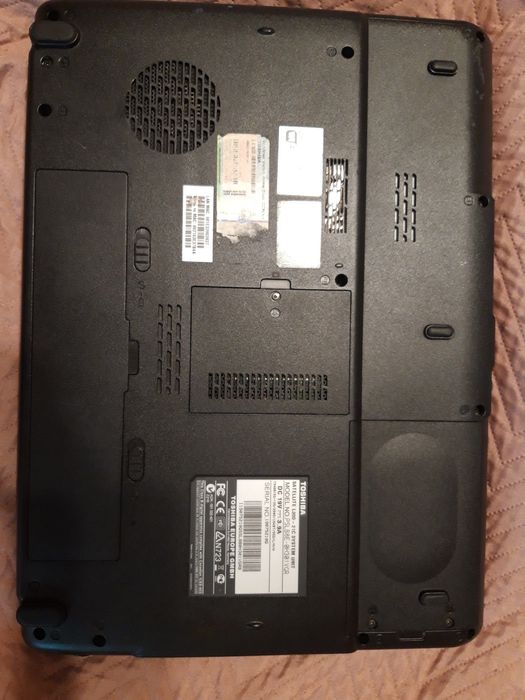 Laptop Toshiba satellit l300 na części.