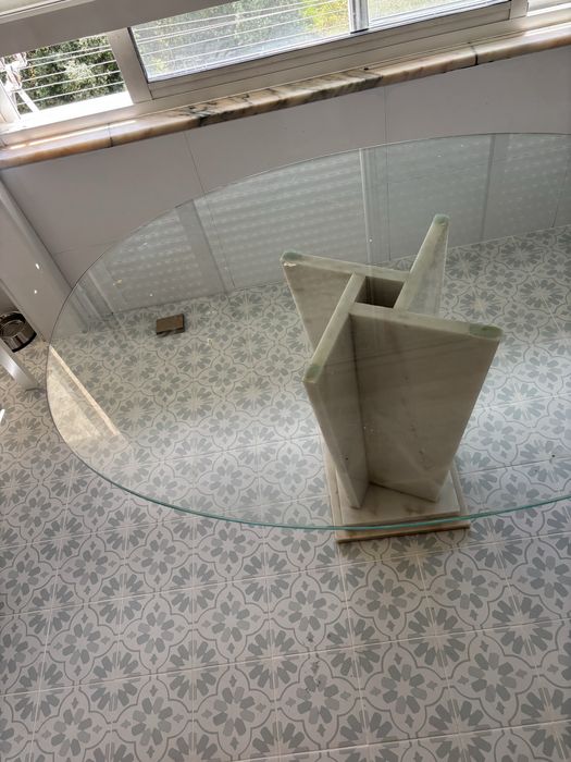 Mesa vidro com pe de marmore