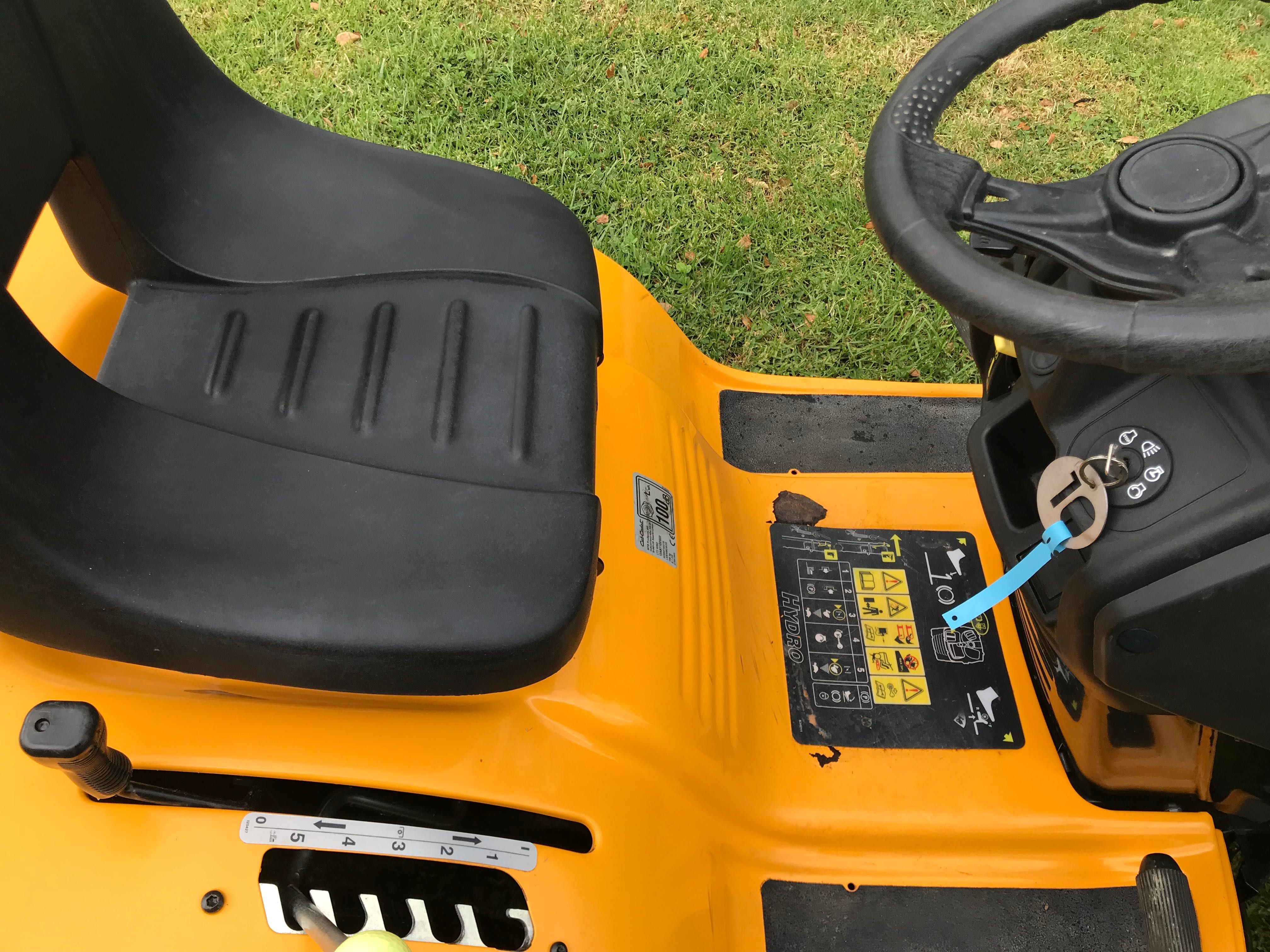 Cub Cadet LT2, Corta-relvas