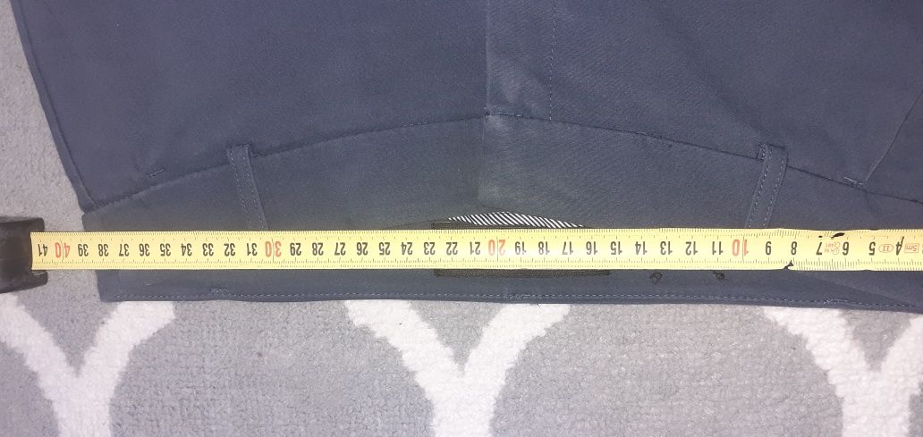 Spodnie z materiału firmy Reserved rozmiar M